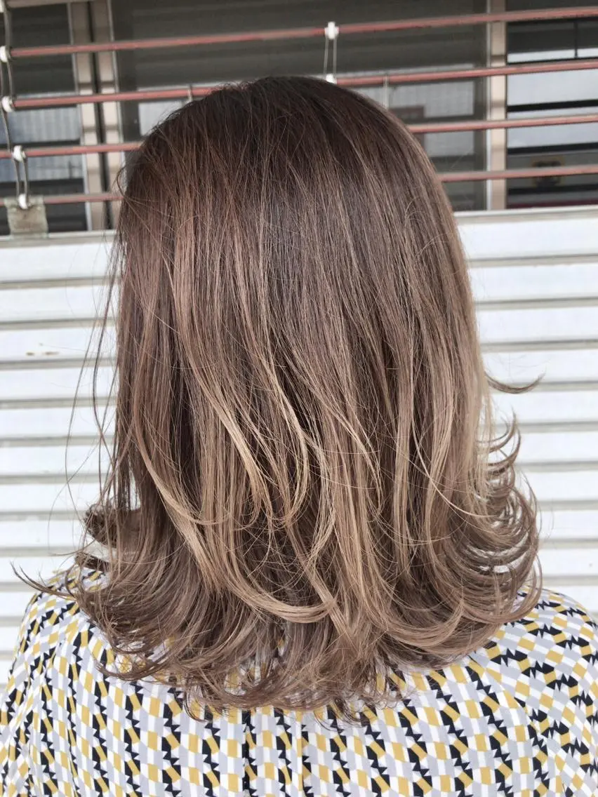 ミディアム カラー デザインカラー レイヤーカット匠 イソザキノリユキのヘアスタイル