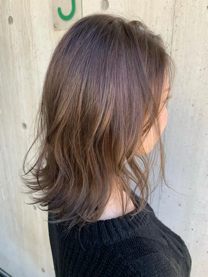 セミロング 柔らかな縮毛矯正 透明感カラー💫のヘアスタイル