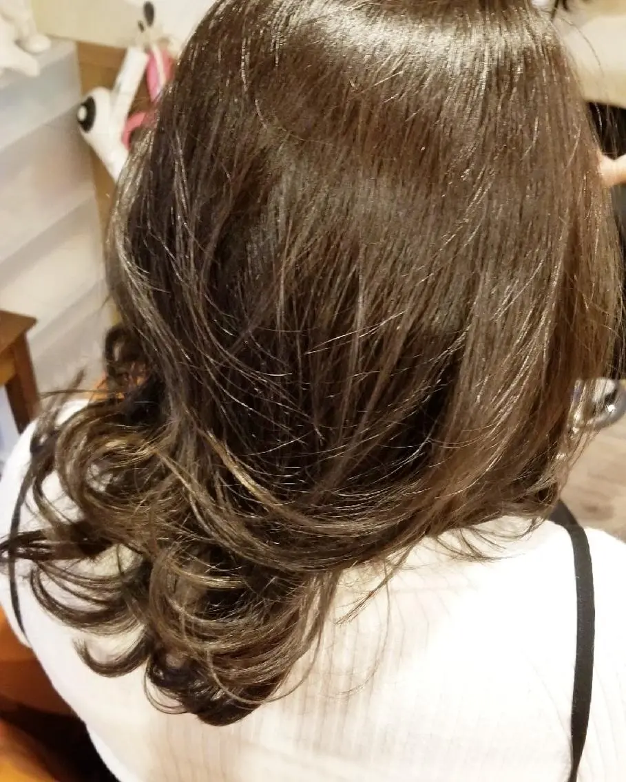 セミロング カラー アディクシーカラー バレイヤージュ イルミナカラー 外国人風カラー レイヤーカット カット ヘアカラー トリートメント spa hair ark 富井直美のヘアスタイル