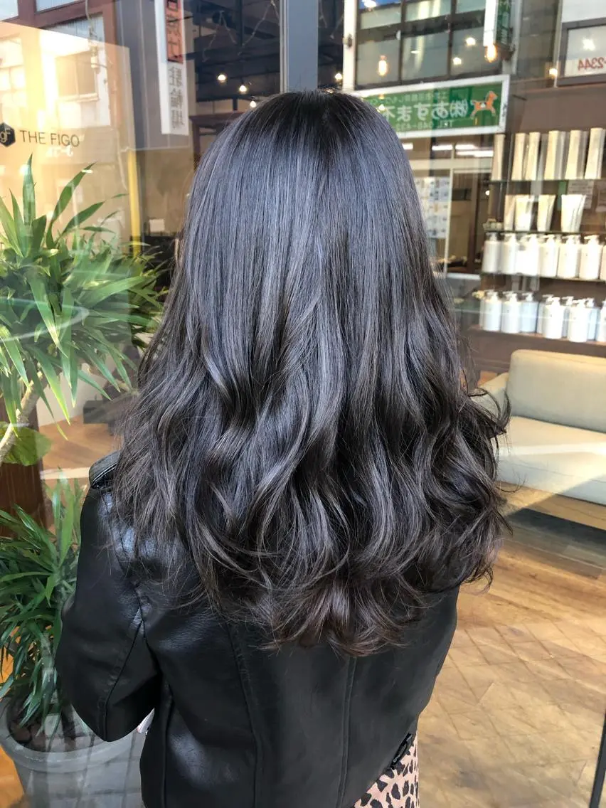 ロング カラー あらい なつみのヘアスタイル