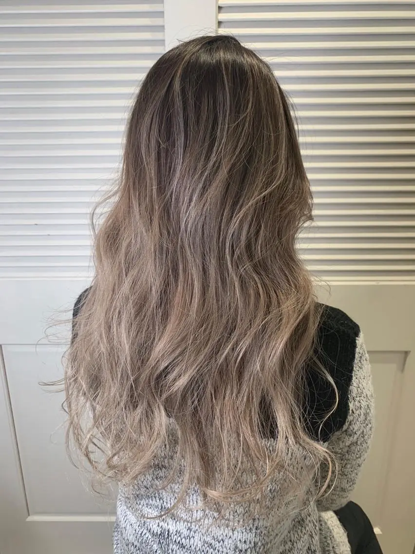 ロング ヘアカラー トリートメント 渋谷ハイトーン/ デザインカラー阿部のヘアスタイル