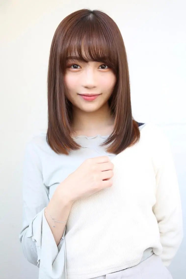 ミディアム 浅香 美加のヘアスタイル