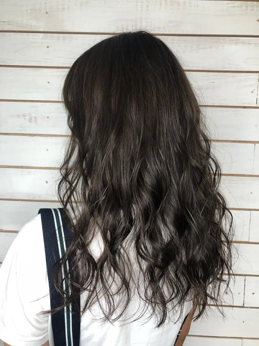 ミディアム カラー ヘアアレンジ ブリーチ グレージュ ブリーチなしカラー カット ヘアカラー 🦋美髪/エクステ 🦋アベイクミのヘアスタイル