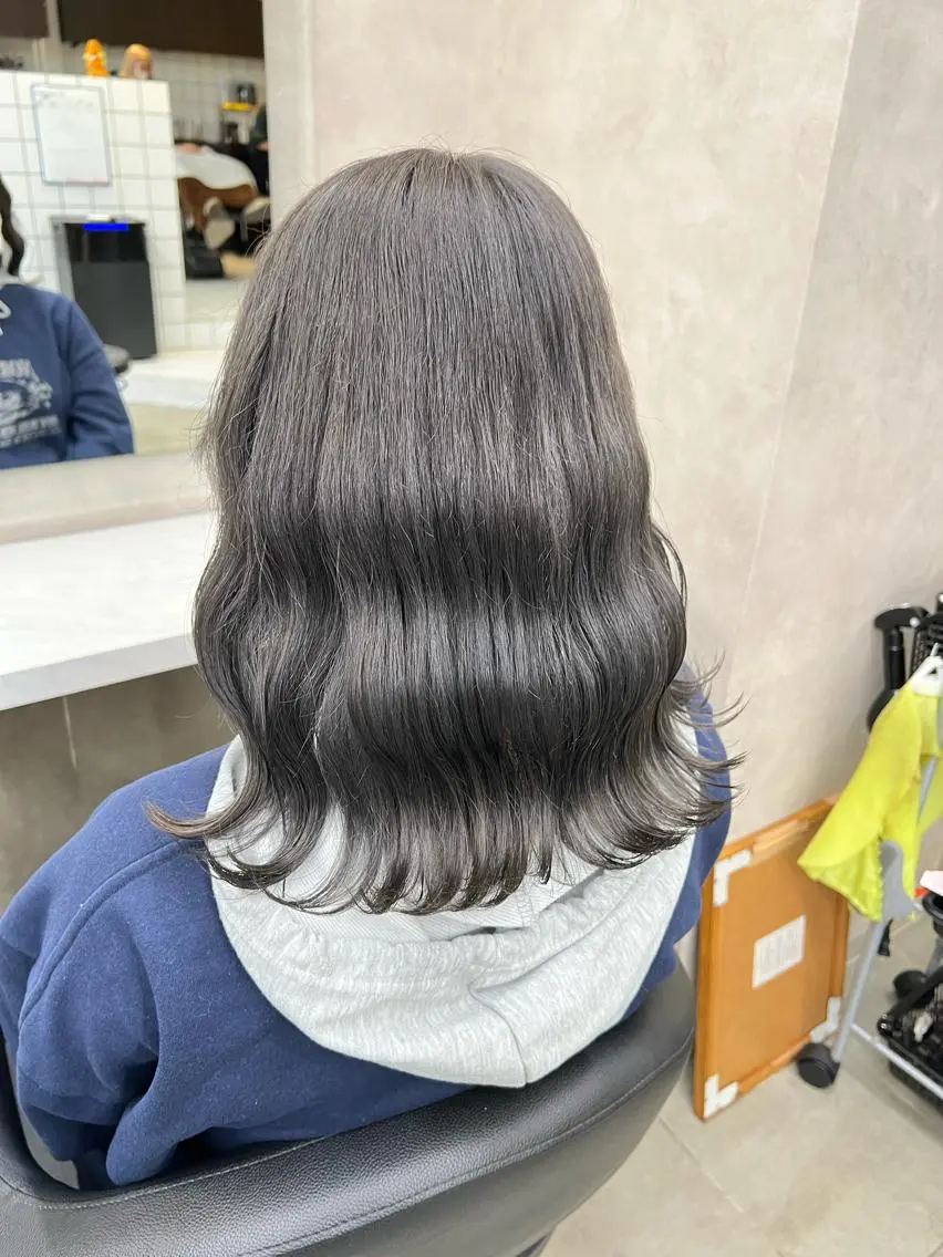 セミロング カラー ヘアアレンジ 🩵 JURI🩵のヘアスタイル