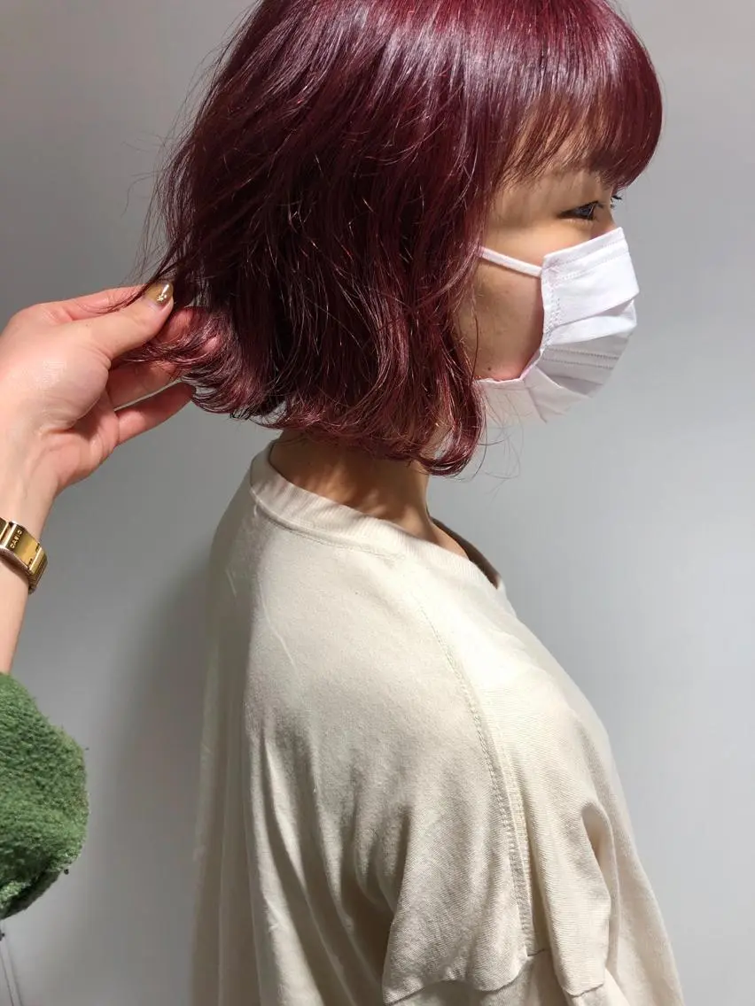 ミディアム カラー ブリーチ ピンクカラー ボブ カット ヘアカラー 岩田 萌那のヘアスタイル
