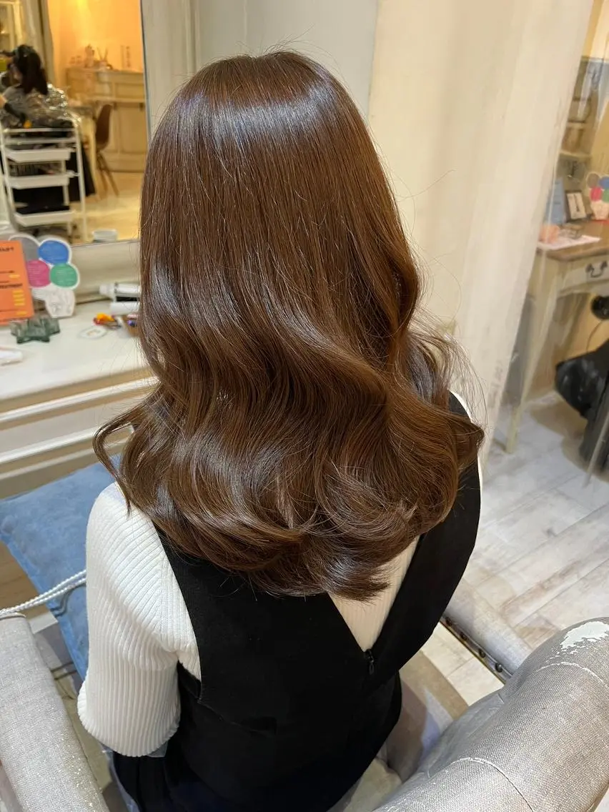 セミロング パーマ カラー ヘアアレンジ アディクシーカラー アッシュ バレイヤージュ ベージュカラー ブリーチ カット ヘアカラー N° uairo 川崎店【ユアイロ】のヘアスタイル