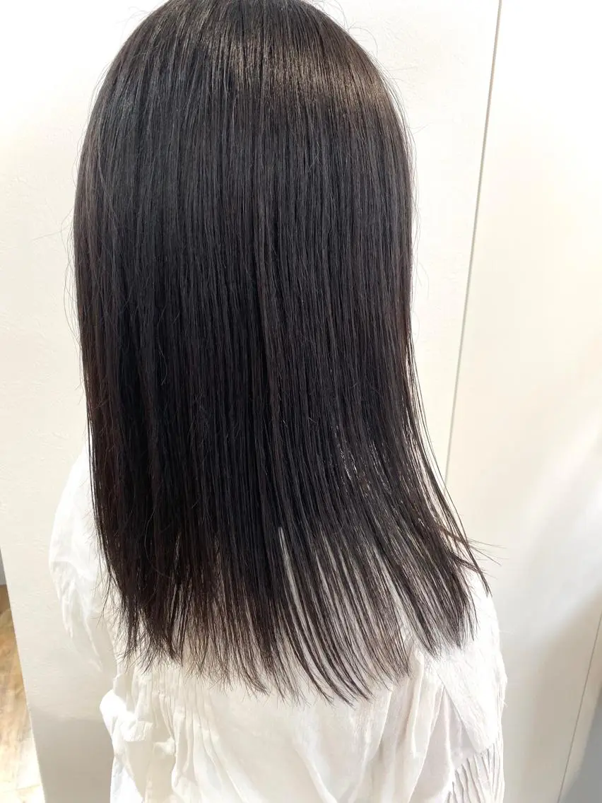 セミロング カラー イルミナカラー カット ヘアカラー トリートメント Kazu .Kのヘアスタイル