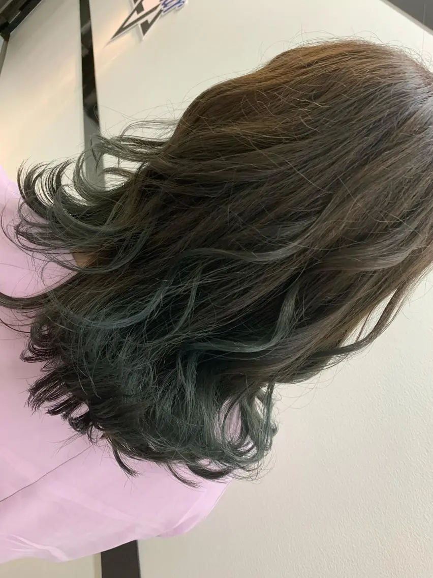 カラー Itsuki .のヘアスタイル