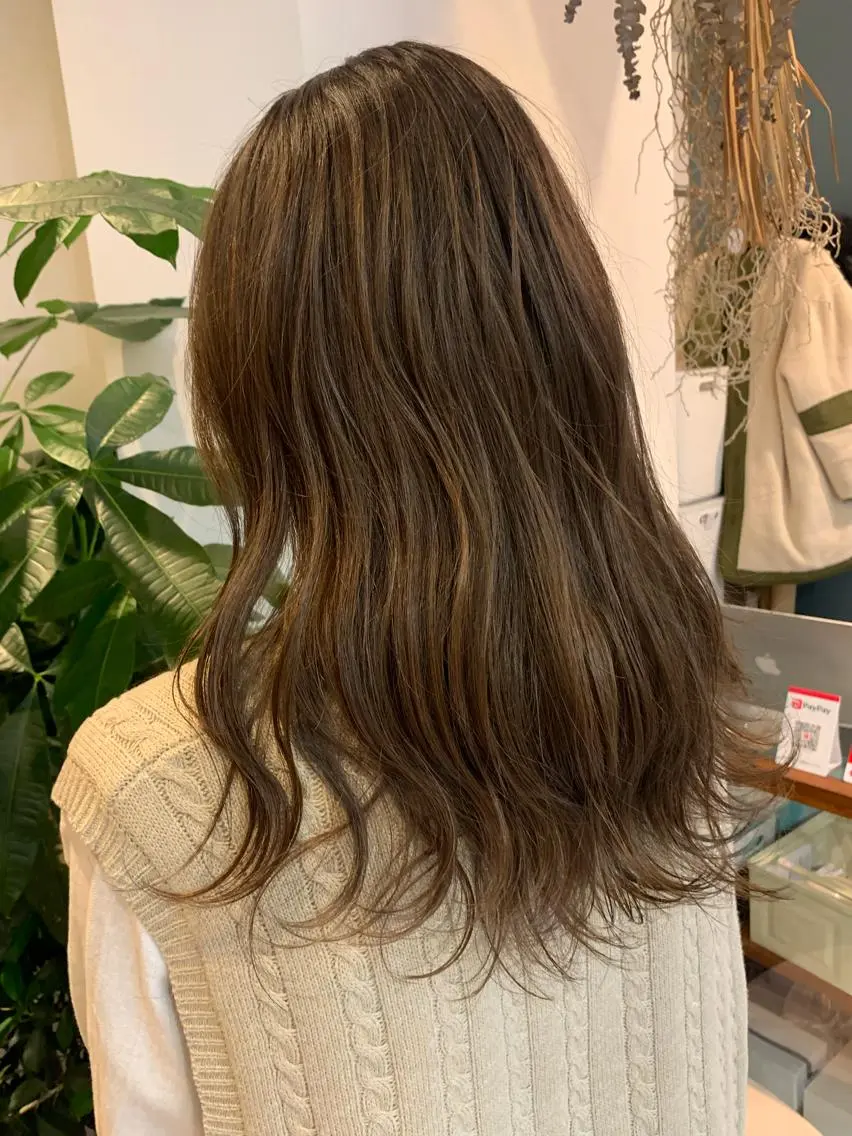 セミロング カラー ベージュカラー ブリーチ ラベンダーカラー ミルクティーベージュ ヘアカラー 中目黒🌼 🌼ハナのヘアスタイル