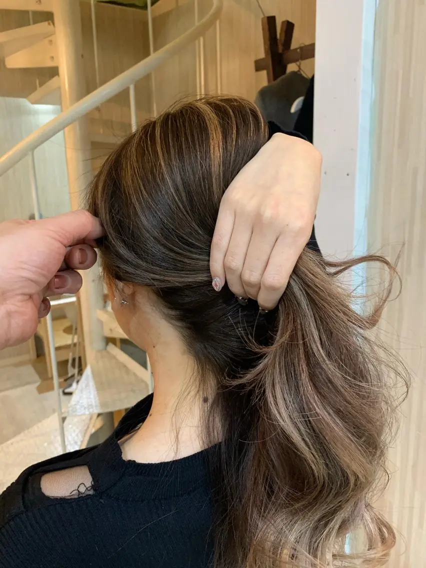 セミロング カラー パーマ ヘアアレンジ バレイヤージュ レイヤーカット nico【代表】 市川 拓也のヘアスタイル