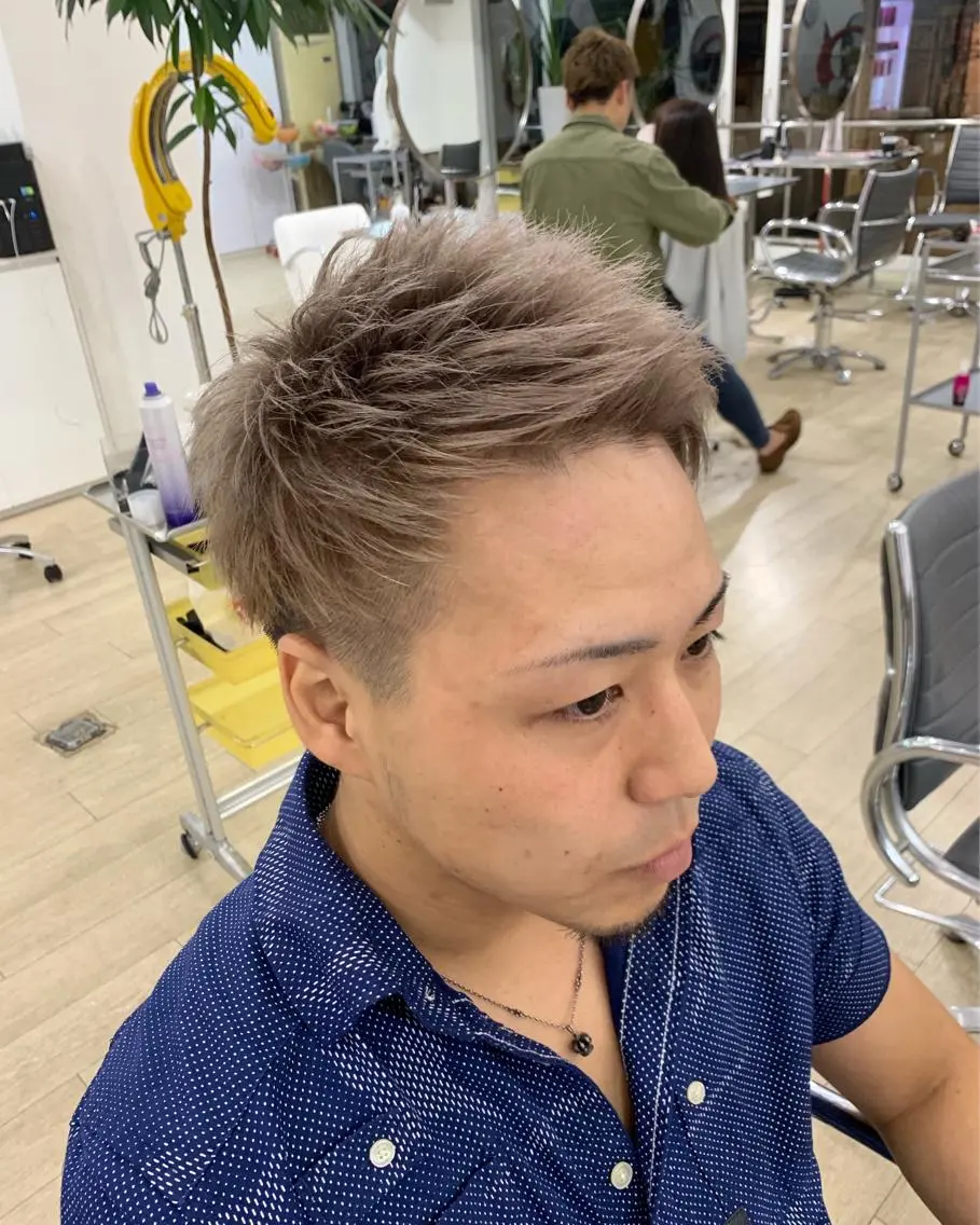 カラー メンズ レイヤーカット 西村あきやのヘアスタイル