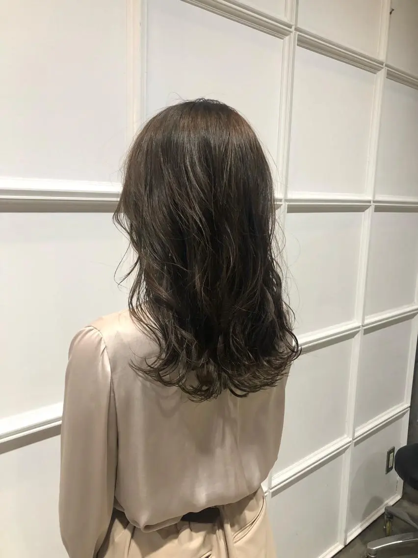 セミロング カラー 半個室サロン／韓国 ヘア‎Amiのヘアスタイル