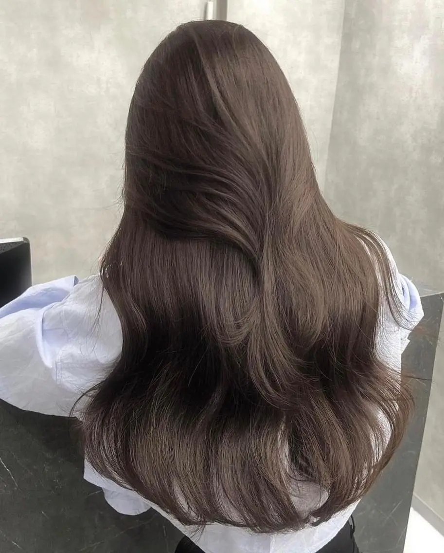 セミロング レイヤーカット ヘアカラー トリートメント レイヤー/艶カラー FOCUSJAPANのヘアスタイル