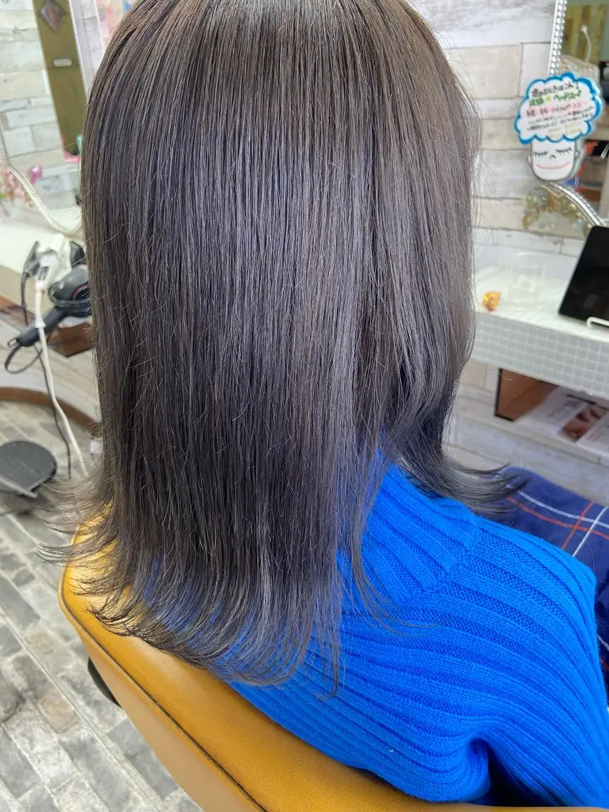ミディアム カラー アッシュ アッシュグレー 大坪 拓斗のヘアスタイル