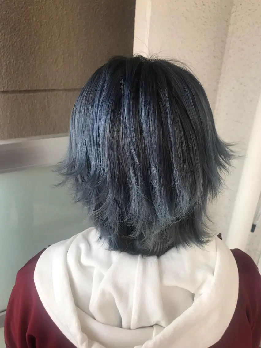 ミディアム 岩谷/ブリーチ 🪽透明感カラーのヘアスタイル