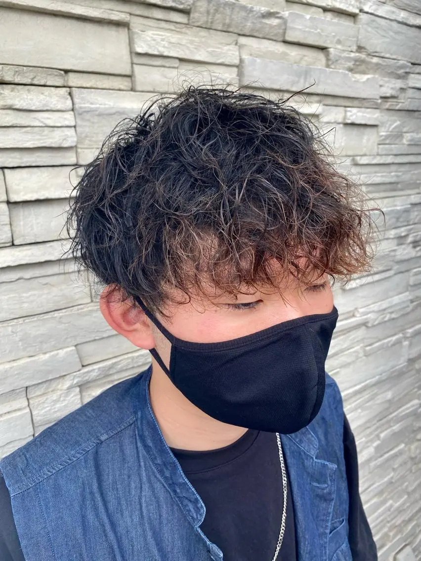 ショート パーマ メンズ メンズパーマ 塩谷黎✨イルミナ カラーメンズパーマ✨のヘアスタイル