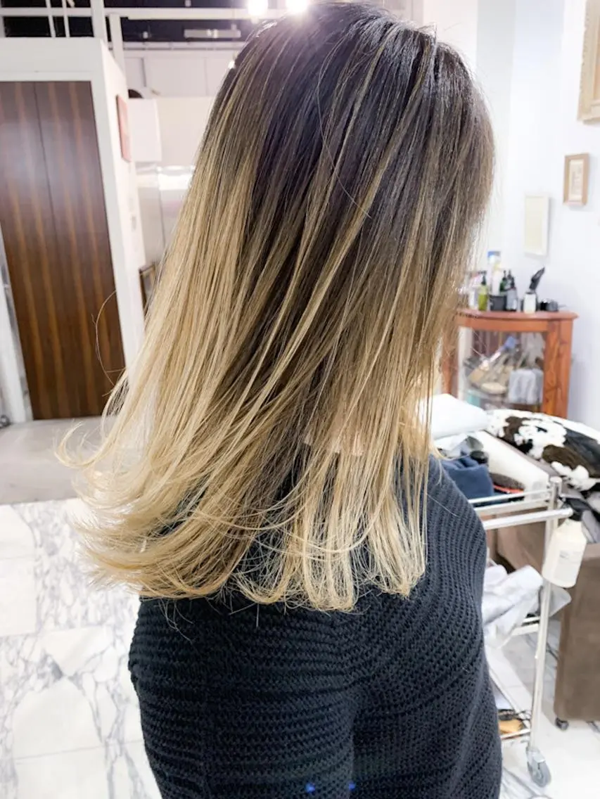 セミロング レイヤーカット エクステ(レミー毛) NINEのヘアスタイル
