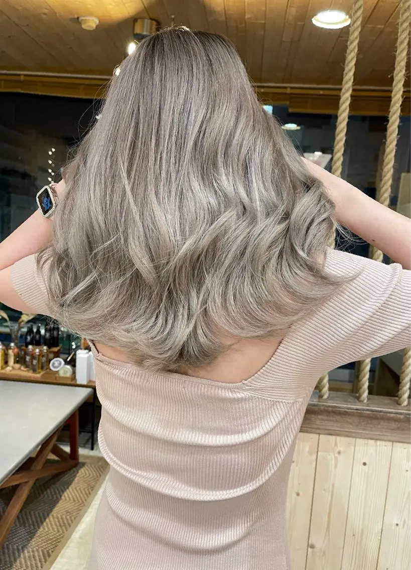 セミロング カラー ヘアカラー トリートメント FoibyBelle フォワバイベルのヘアスタイル