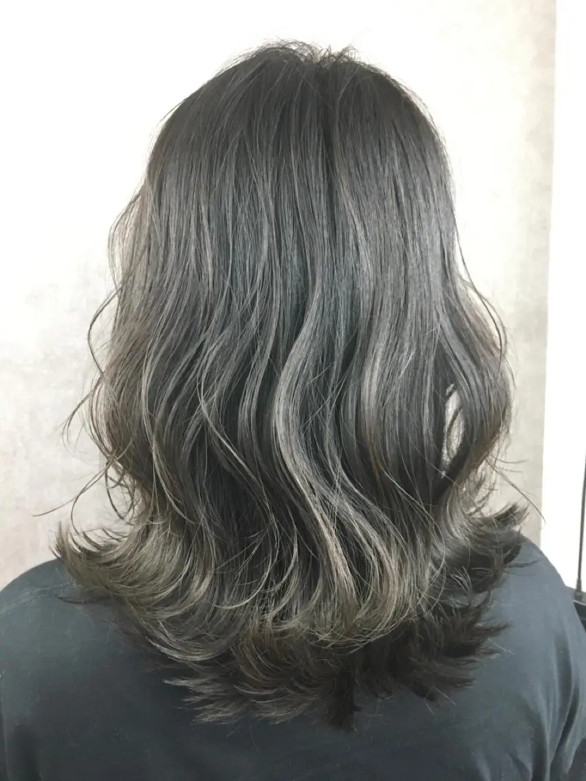 セミロング カラー ツイストスパイラル パーマ✂︎ KYOUのヘアスタイル