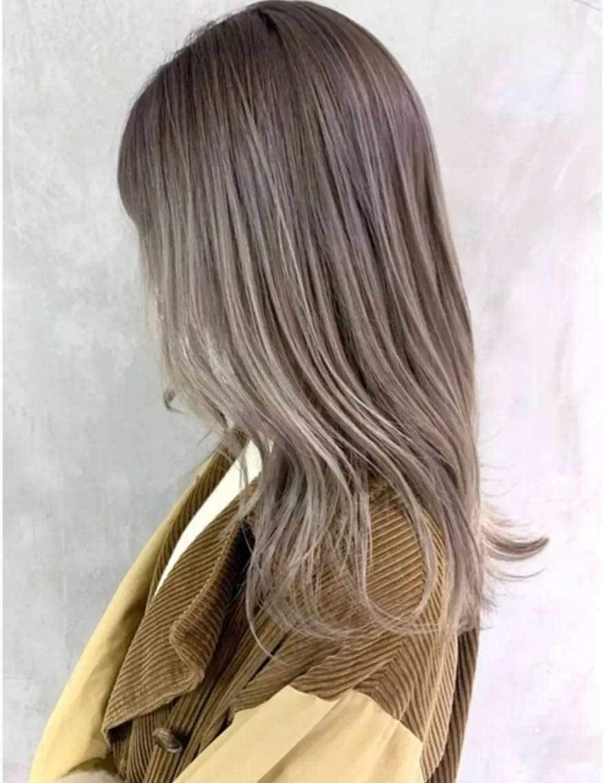 セミロング レイヤーカット ケアブリーチ 黒瀬有汰のヘアスタイル