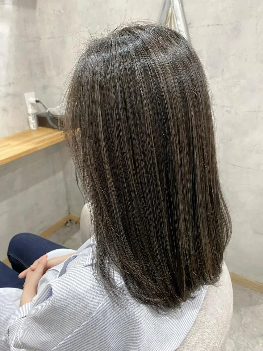セミロング ハイライト ヘアカラー トリートメント ROI 【ロイ】のヘアスタイル