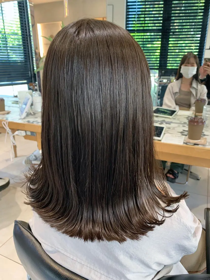 ミディアム カラー ベージュカラー オリーブベージュ チバ タクミのヘアスタイル