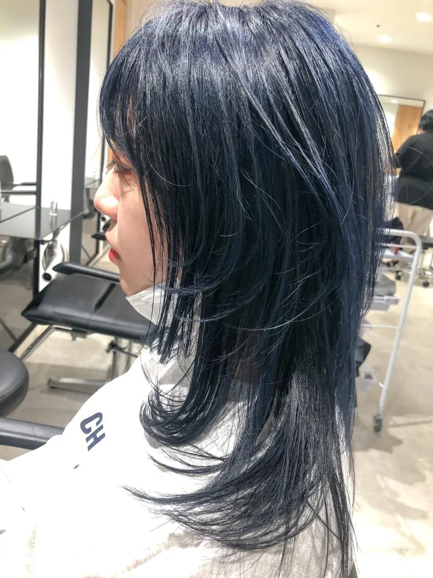 ミディアム カラー ブルーカラー シルバー レイヤーカット カット ヘアカラー トリートメント ヘアセット センスをお届けします 大谷将生infpのヘアスタイル