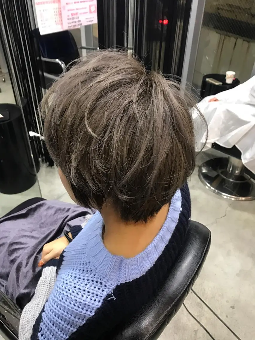 ショート カラー ヘアアレンジ ブリーチ ボブ SUNNY GRACEのヘアスタイル