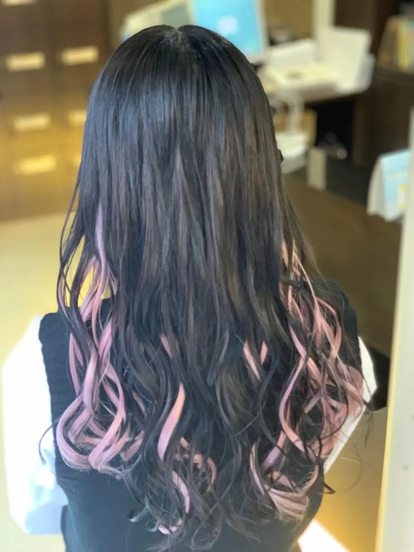ロング カラー シールエクステ ピンクカラー エクステ ヘアカラー トリートメント ✂️大門 巧✂️ LAFF心斎橋店のヘアスタイル