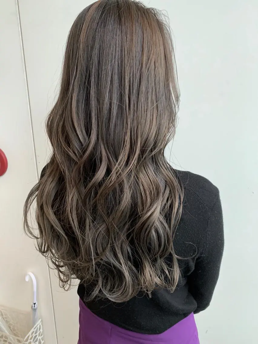 ロング カラー ブリーチ ケアブリーチ グレージュ ハイライトカラー ハイライト 中塚 義人のヘアスタイル