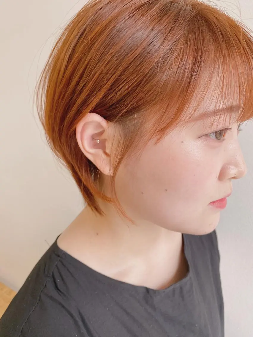 ショート カラー 顔周りレイヤーカット ブリーチminamiのヘアスタイル