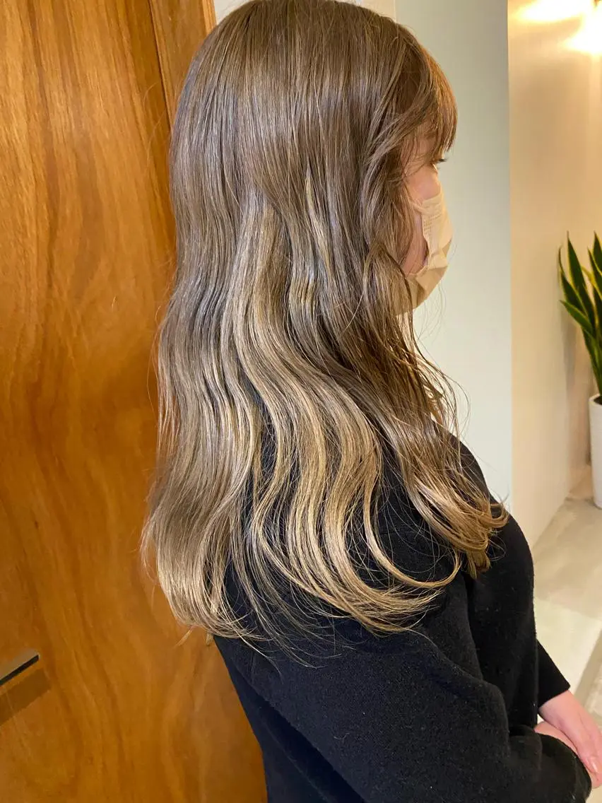 ミディアム カラー 砂原 ひよりのヘアスタイル
