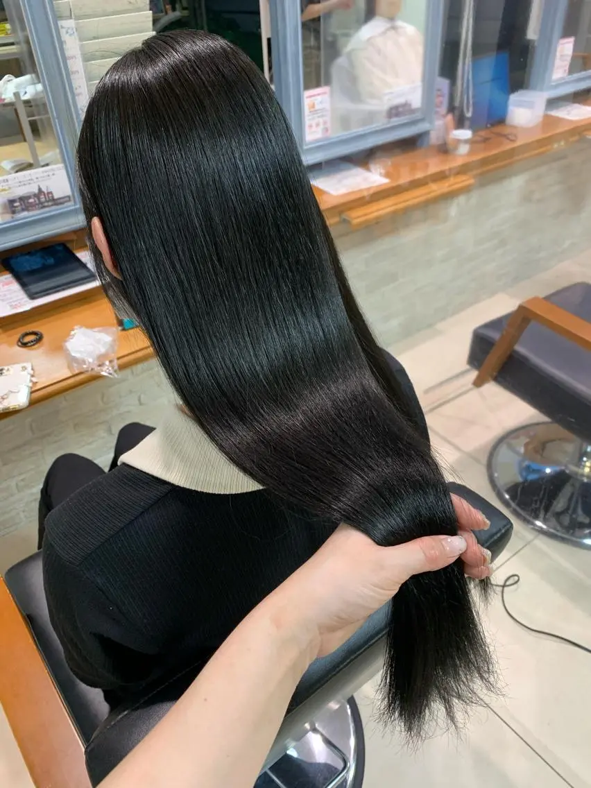 ロング カラー 透明感ハイトーン🦄 キラ🌈のヘアスタイル