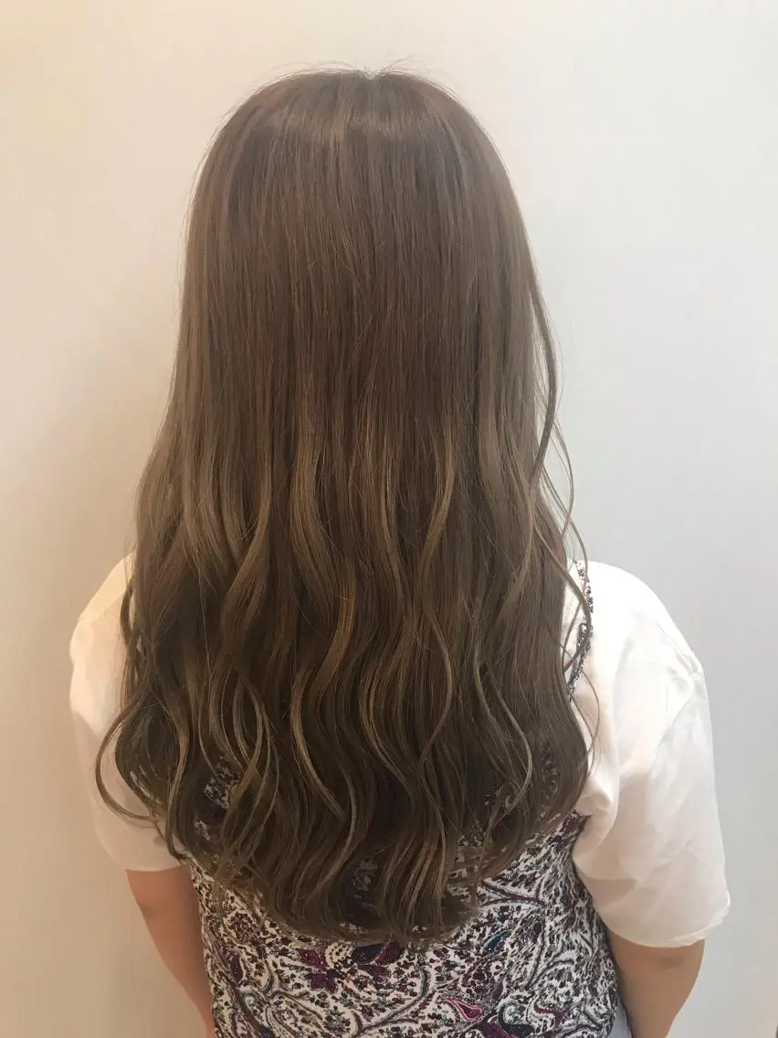 ロング 高橋 沙希のヘアスタイル