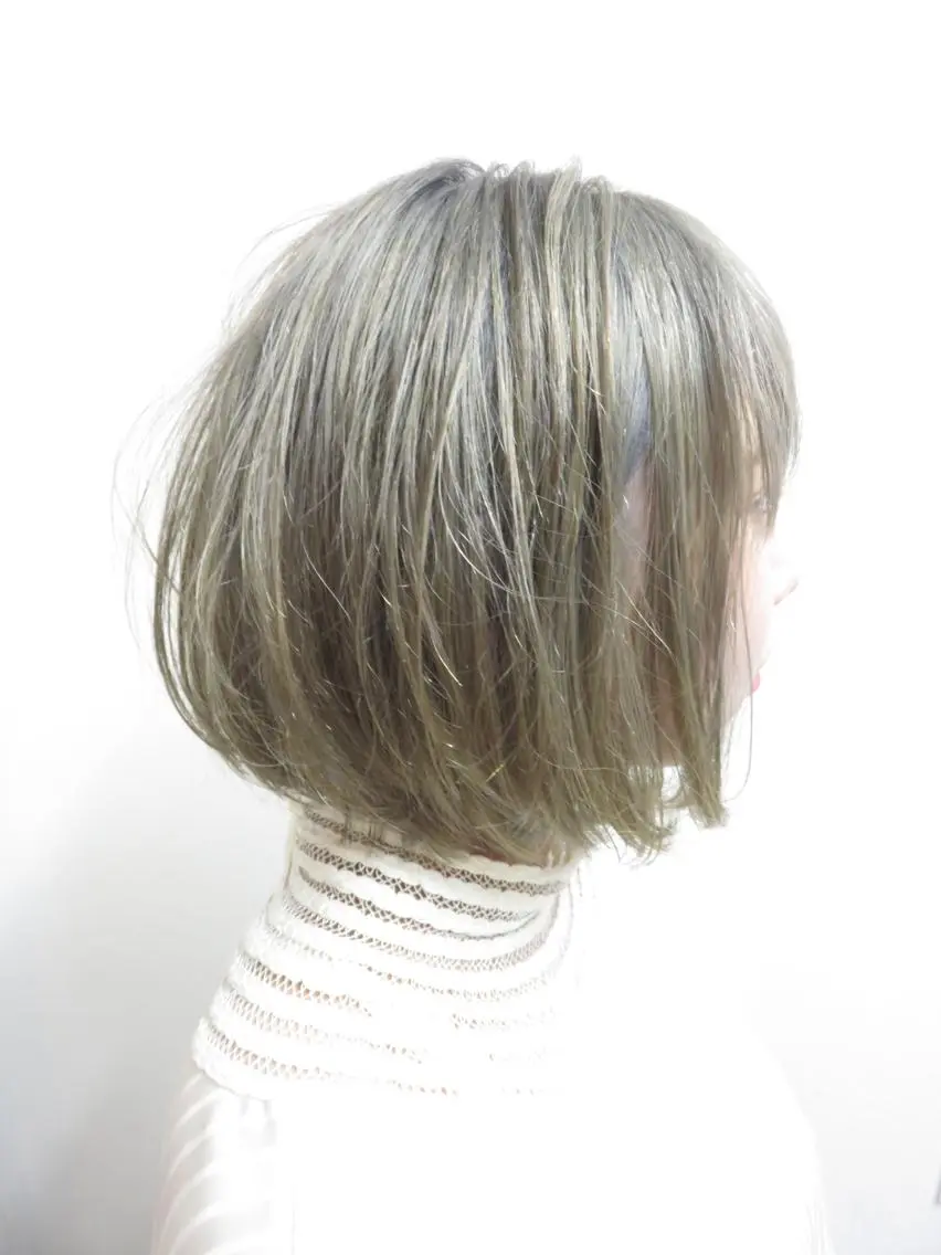 ショート アッシュ 東風上 亮介のヘアスタイル