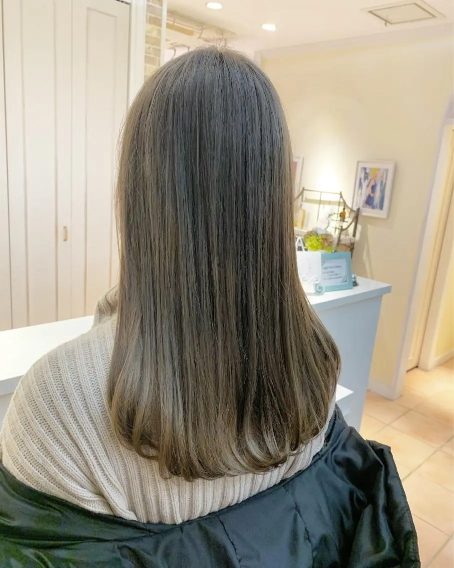 ロング カラー ヘアアレンジ ベージュカラー ミルクティーベージュ ✨艶髪✨透明感✨ 山内大樹のヘアスタイル