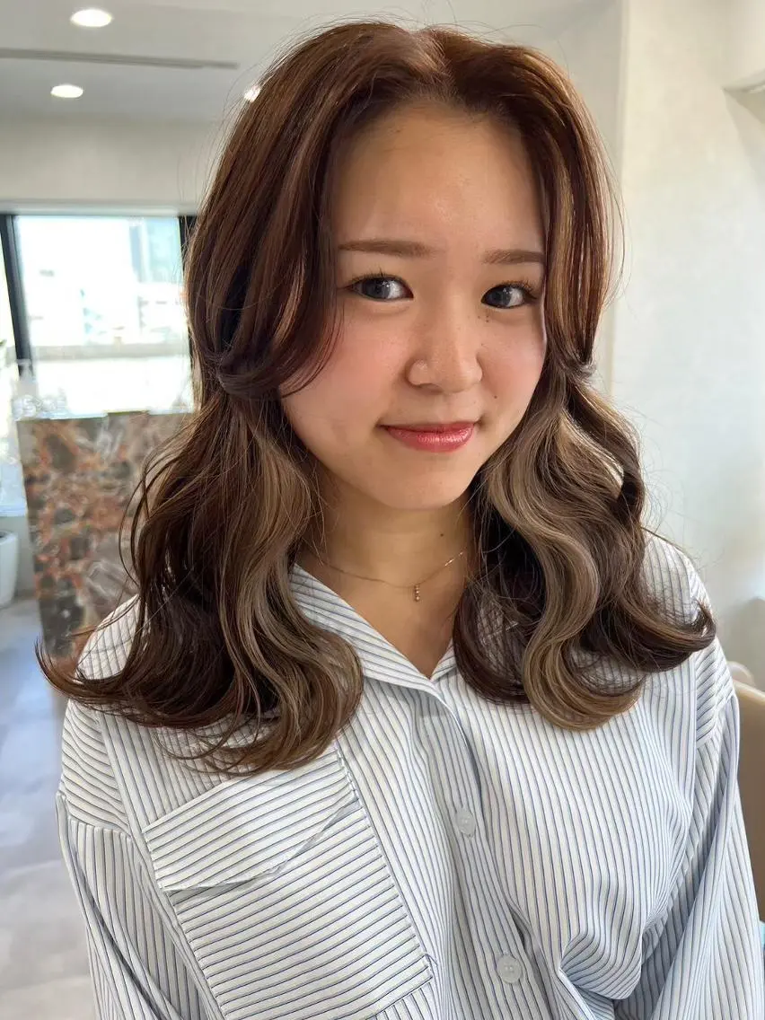 セミロング カラー パーマ 顔周りカット AIRI🦋ブリーチ /レイヤー🦋のヘアスタイル