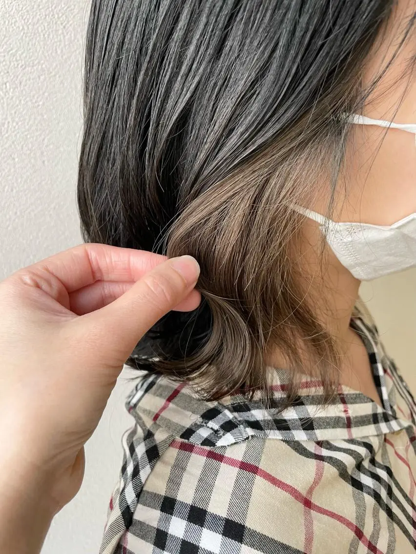 ミディアム カラー ベージュカラー イヤリングカラー ミルクティーベージュ 沢田 瞳のヘアスタイル