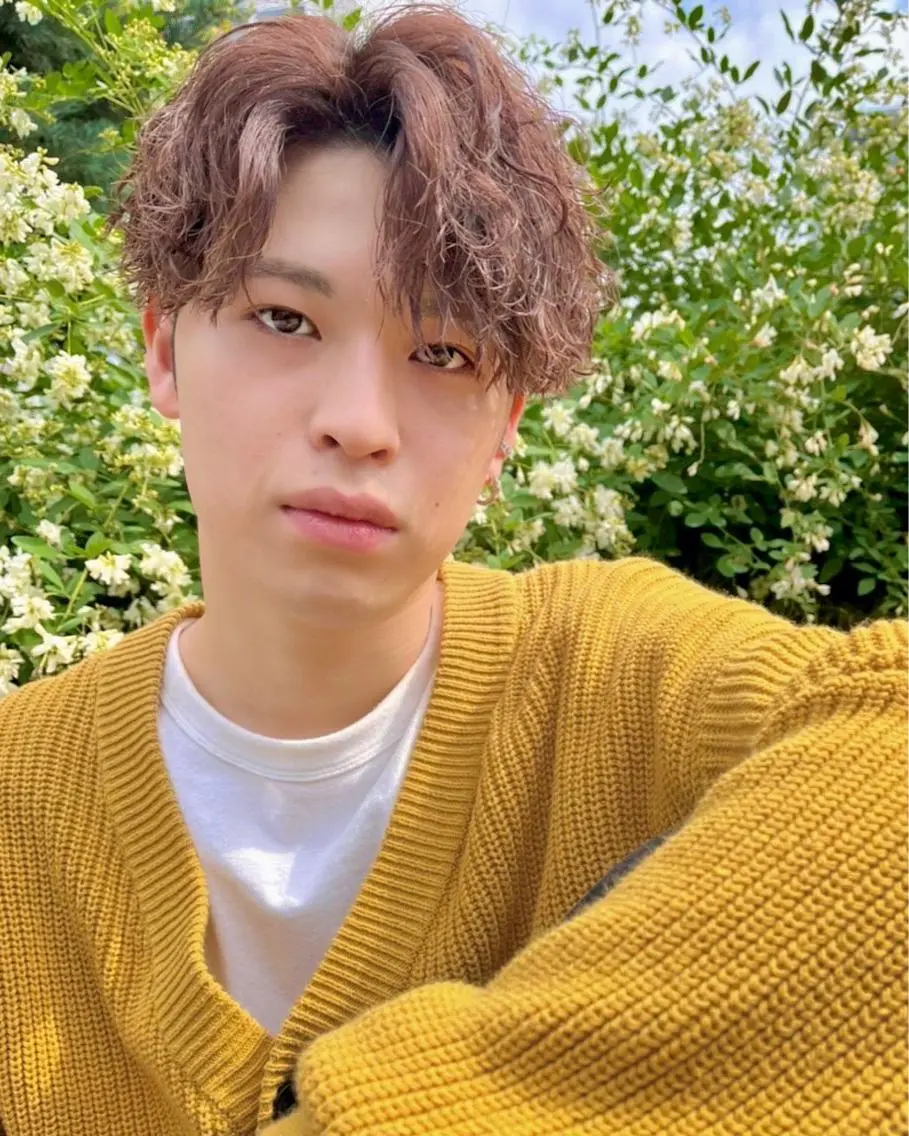 ショート カラー メンズ メンズブリーチ ベージュカラー ブリーチ JINKIメンズ特化 メンズカットパーマのヘアスタイル
