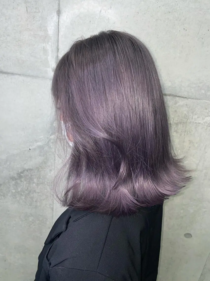 ミディアム カラー 岡留 愛美のヘアスタイル