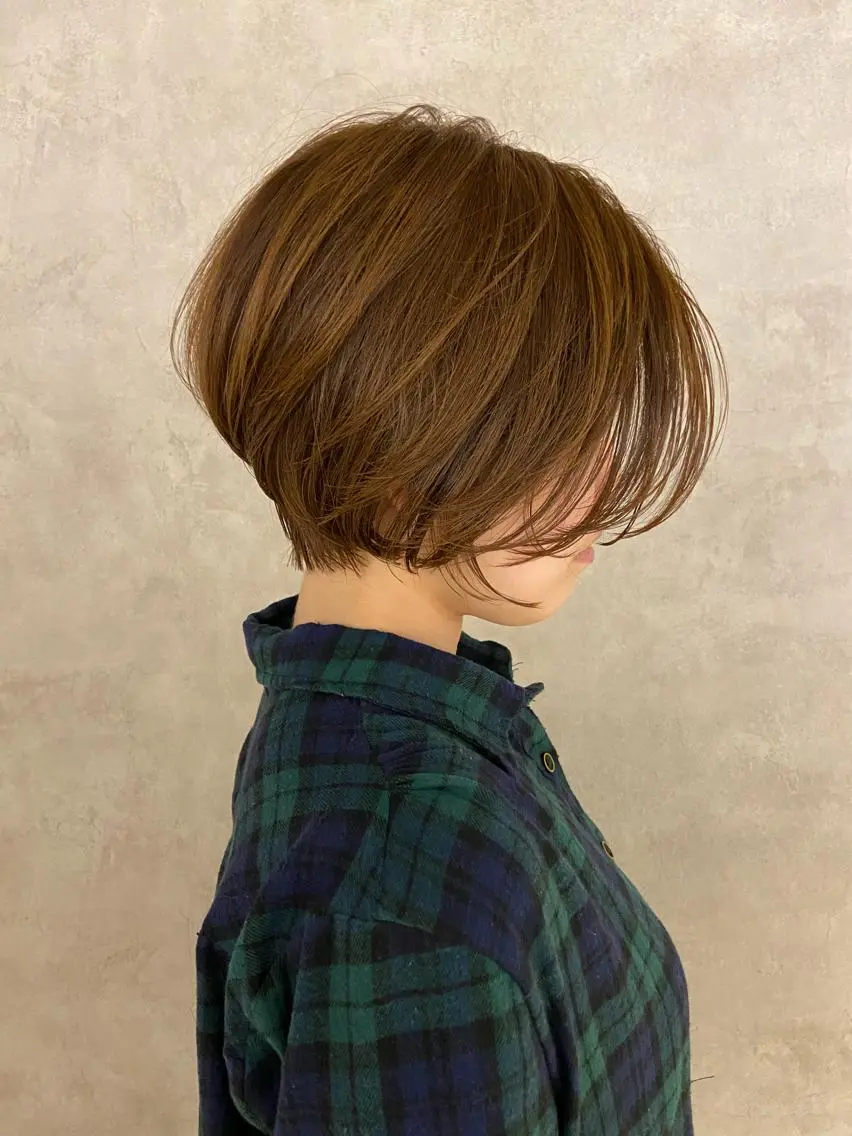 ショート カラー ハンサムショート ブラウンカラー 透明感カラー くびれヘア ショートヘア カット ヘアカラー 大人ヘア/ショート/ ボブ/レイヤーのヘアスタイル