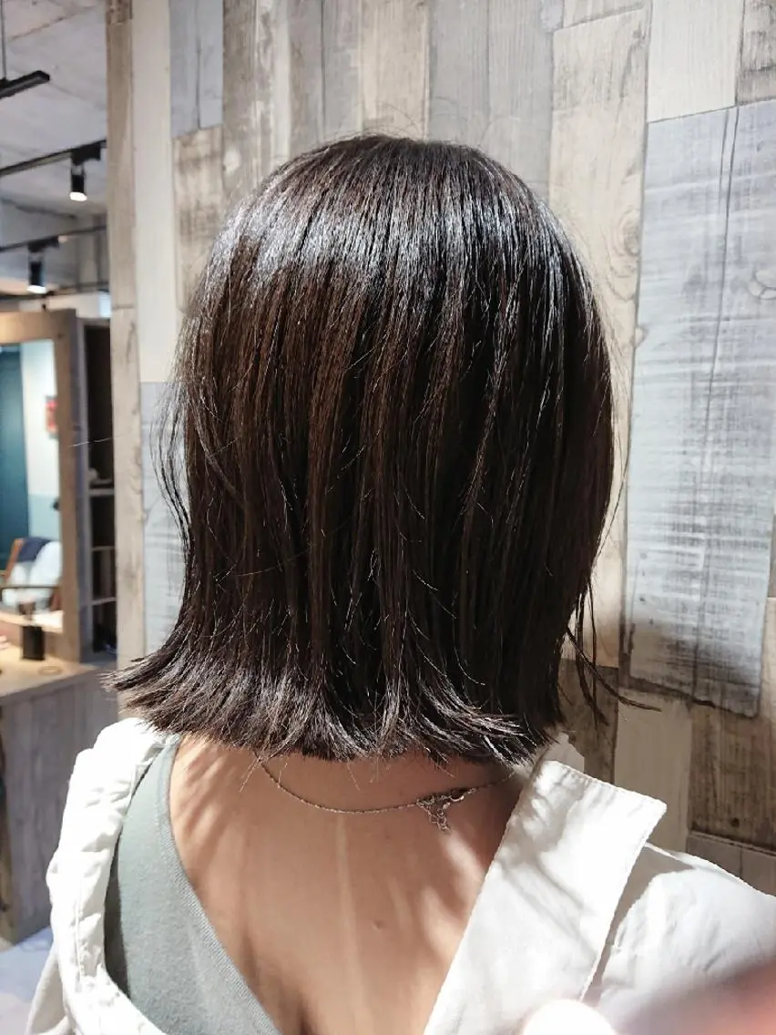 セミロング カラー alushe 岡 陽子のヘアスタイル