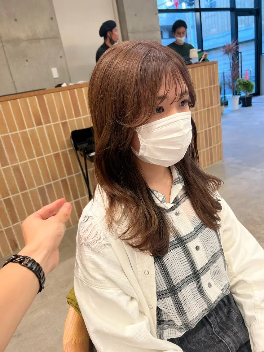 ロング カラー ベージュカラー ブリーチ くびれヘア 韓国風ヘア レイヤーカット カット ヘアカラー 誰より丁寧なカット/ 小林輝/レイヤーのヘアスタイル