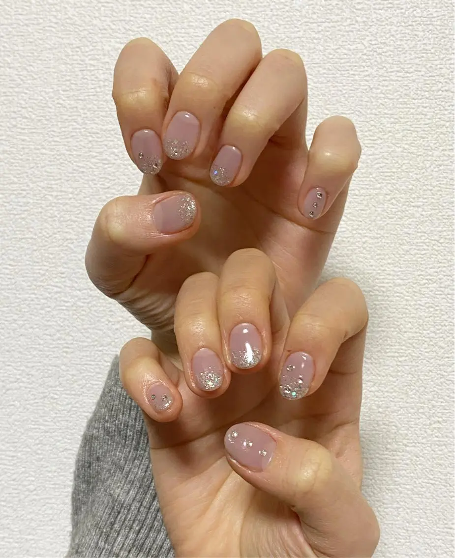 ネイル キラキラネイル 自宅サロン FeelFreeのマツエク・マツパデザイン
