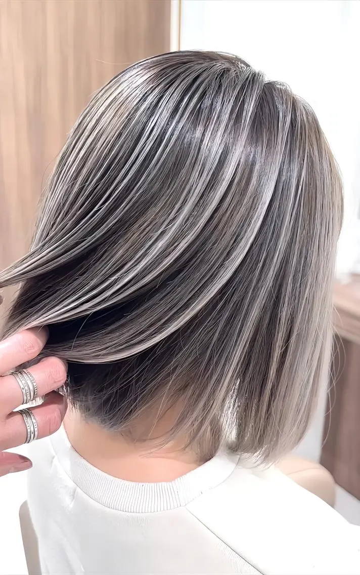 セミロング カラー バレイヤージュ 髪質改善 レイヤーカット カット ヘアカラー トリートメント 山崎俊輔/髪質改善 /バレイヤージュのヘアスタイル