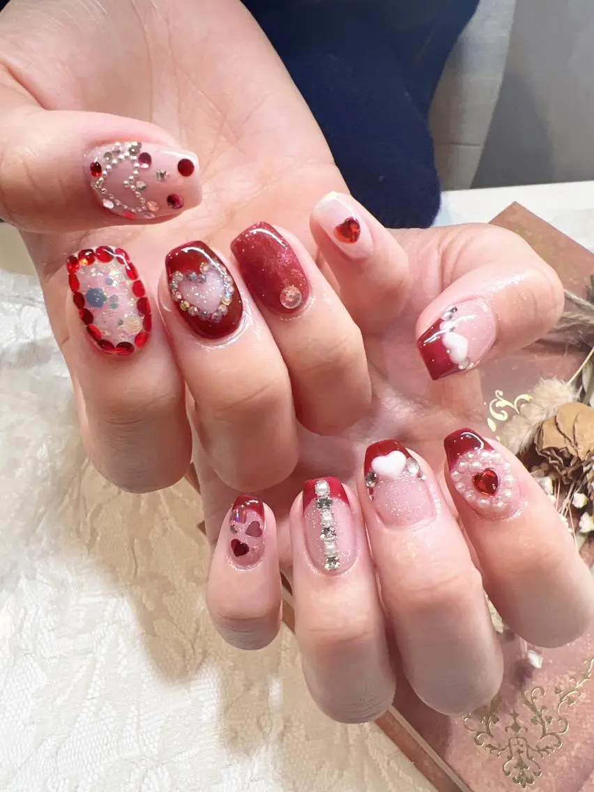 ネイル ハート キラキラネイル nailist yuiのネイルデザイン