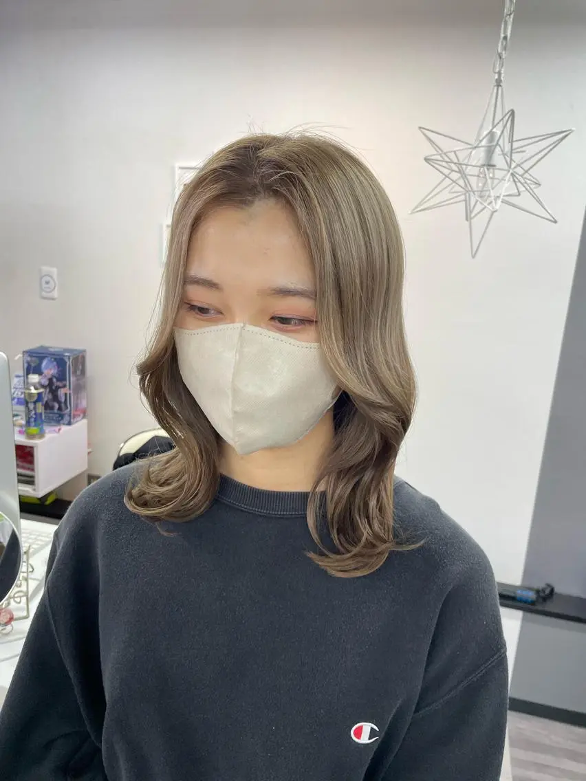 カラー オノ アカネのヘアスタイル