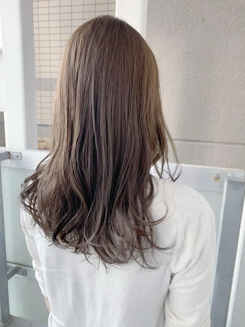 セミロング カラー カット ヘアカラー トリートメント 古田 昂也のヘアスタイル