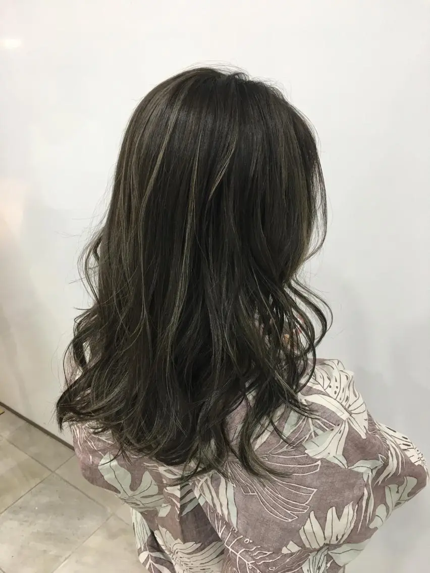 ロング 外国人風カラー ハイライト Rubik's江坂 ルービックえさかのヘアスタイル