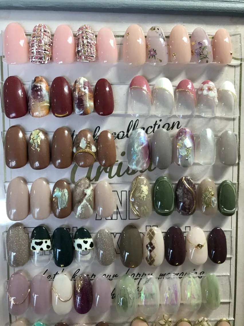 ネイル ハンドネイル Lily Nailsのネイルデザイン